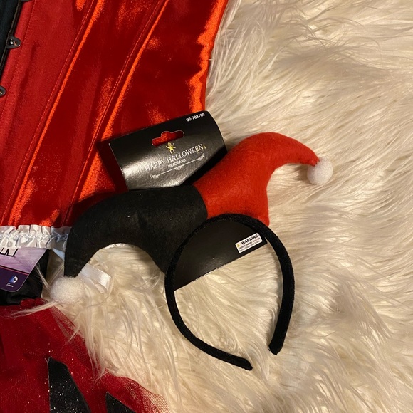 Women’s Harley Quinn complete costume (B2*) - Picture 6 of 7